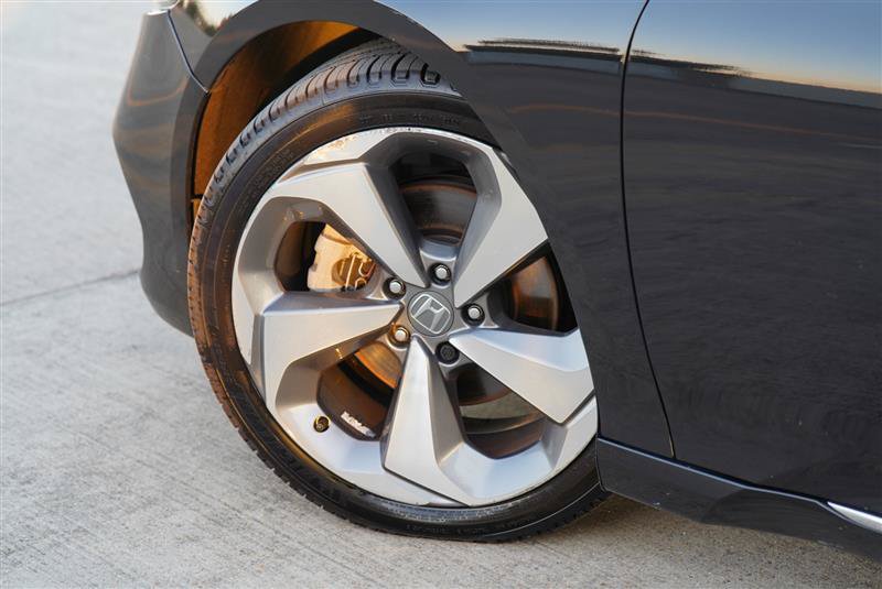 Used 2019 Honda Accord Touring image 16