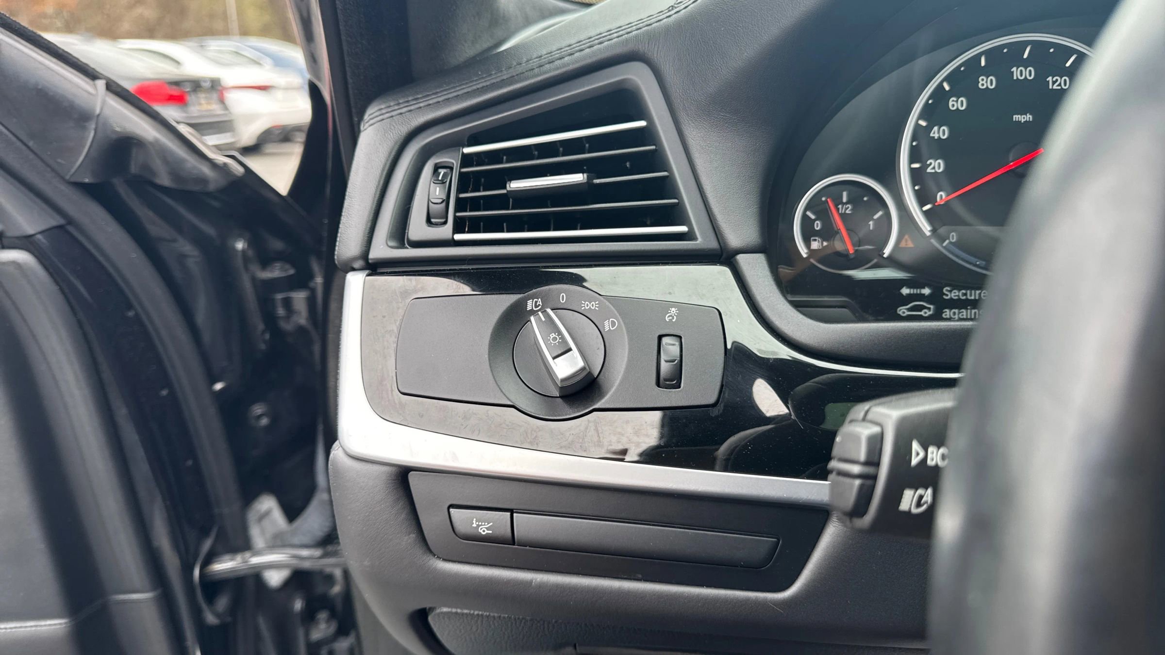 Used 2014 BMW M5 image 22