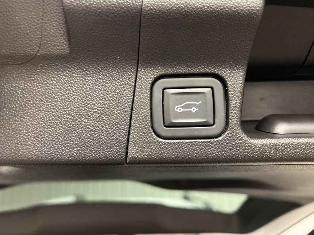 Certified 2023 GMC Acadia SLE w/ Driver Convenience Package AWD/4WD image 8