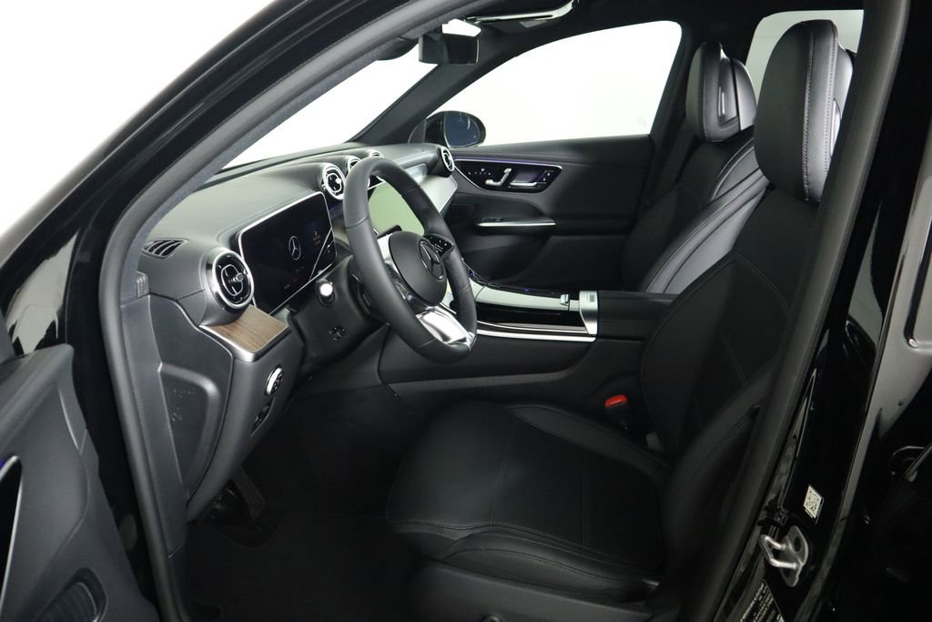 Used 2025 Mercedes-Benz GLC 300 image 19