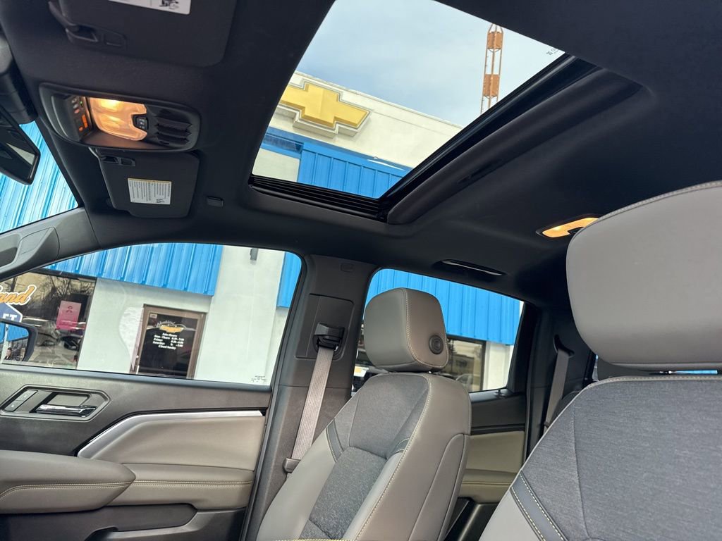 Used 2024 Chevrolet Colorado ZR2 w/ Technology Package image 33