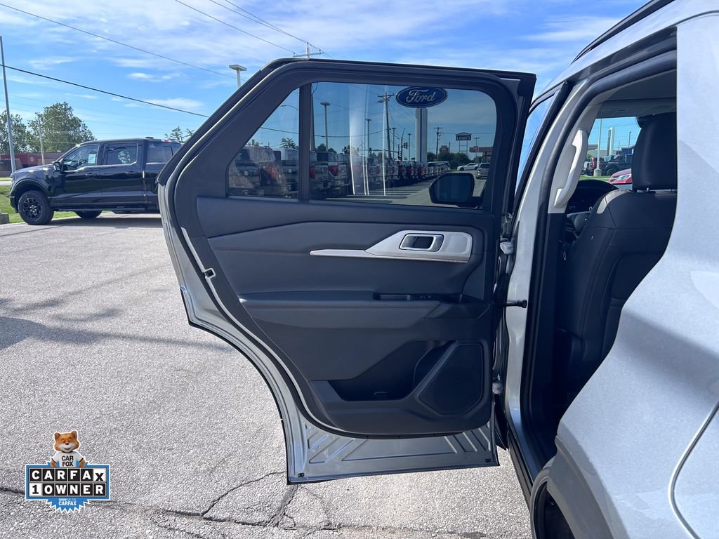 Certified 2025 Ford Explorer Active w/ Active Comfort Package AWD/4WD image 16