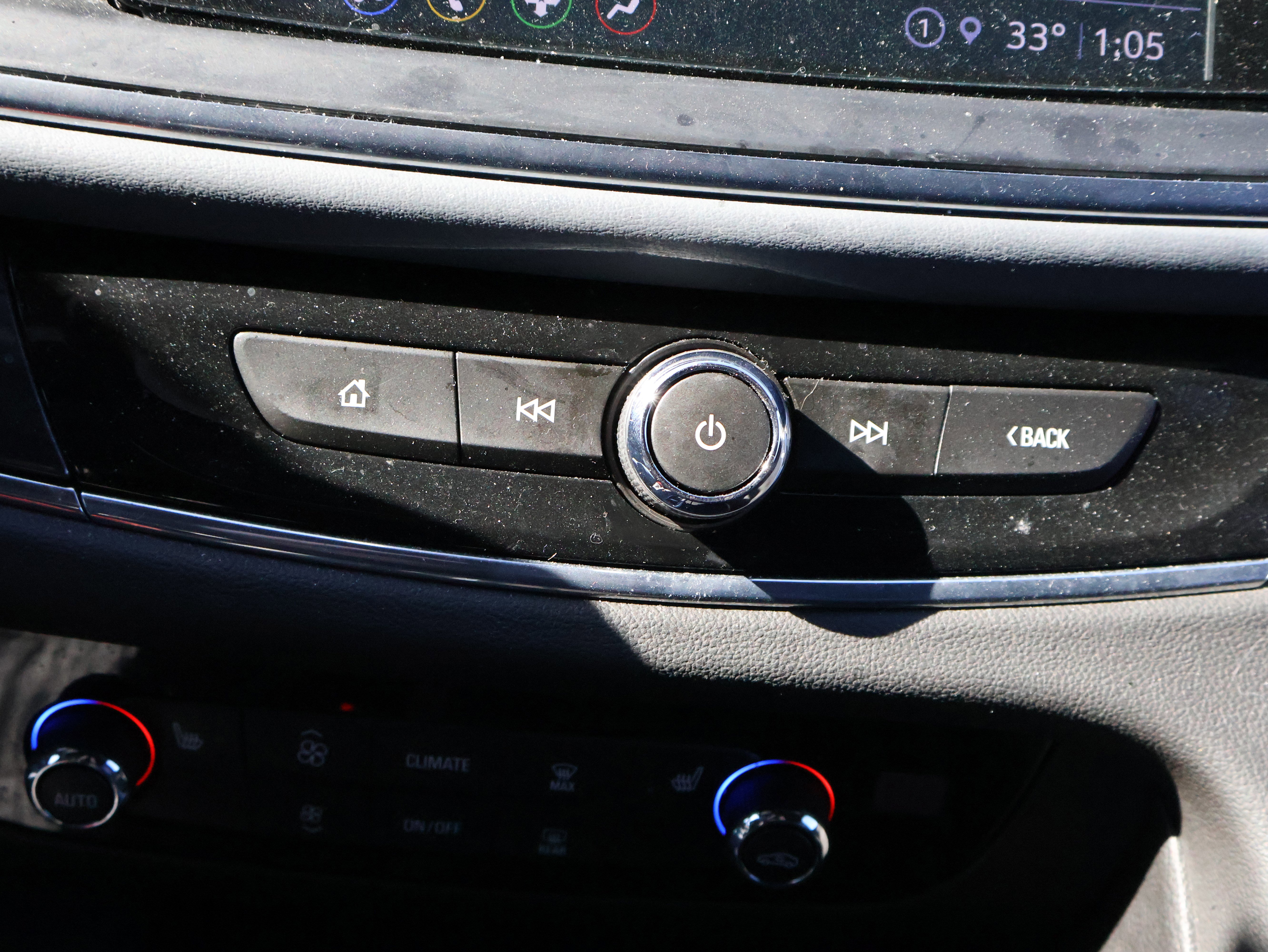 Used 2023 Buick Enclave Essence w/ Experience Buick Package image 27