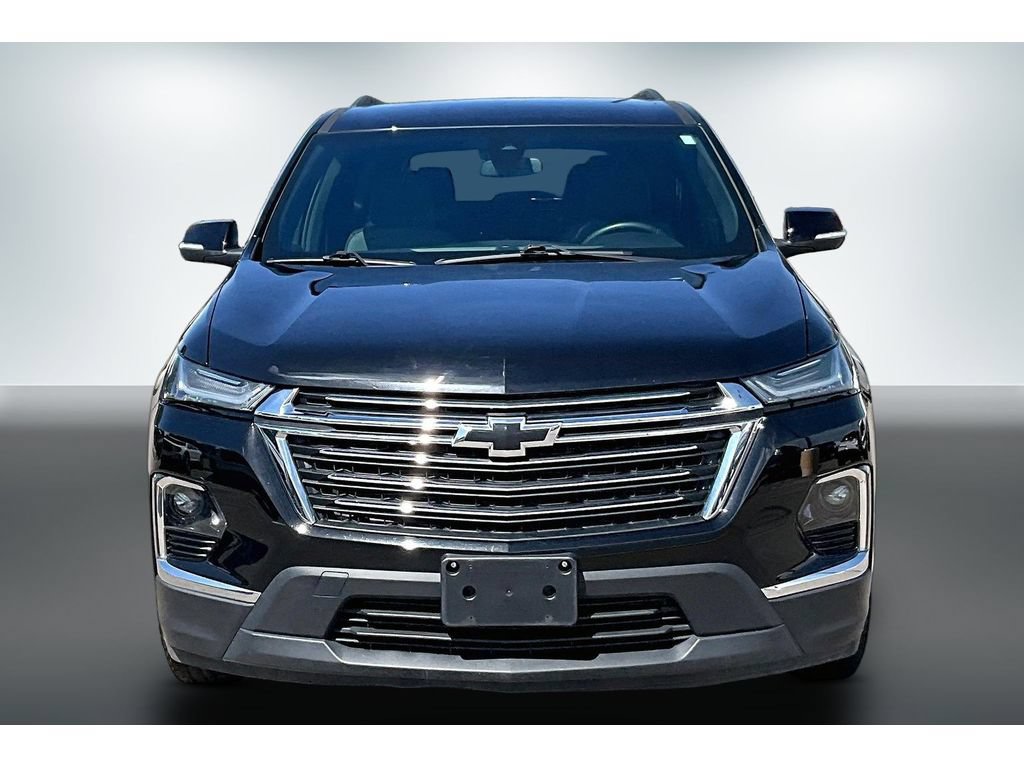 Used 2023 Chevrolet Traverse LT FWD image 2