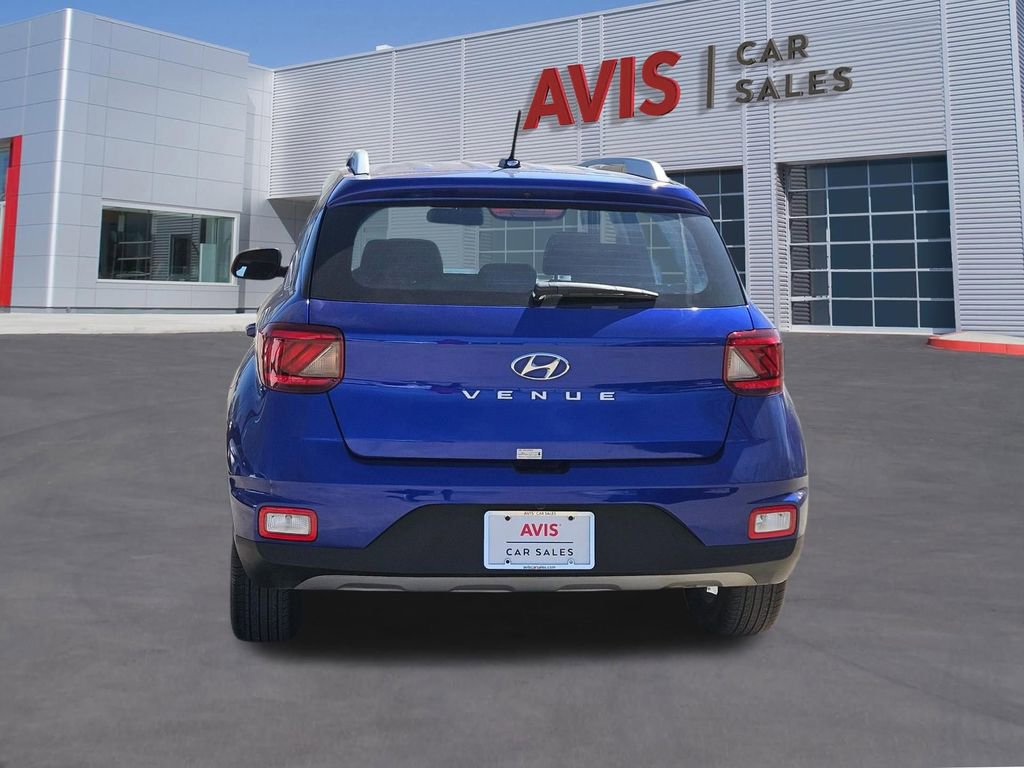 Used 2025 Hyundai Venue SEL image 5