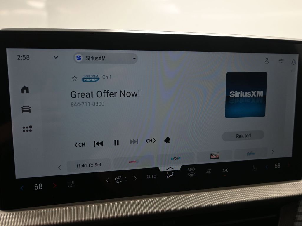 Used 2025 Ford Explorer ST-Line w/ ST-Line Street Pack image 18