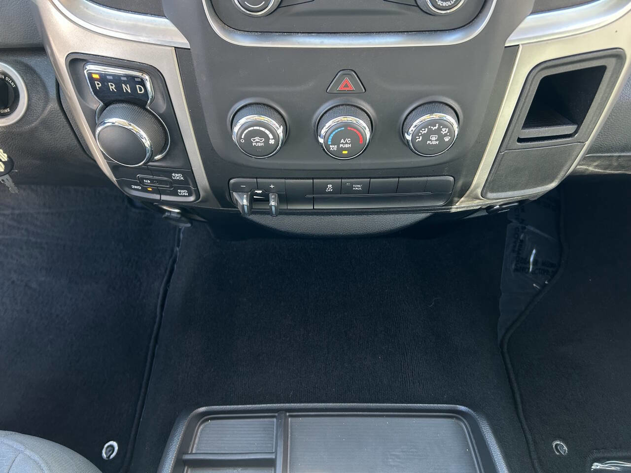 Used 2018 RAM 1500 Classic SLT image 26