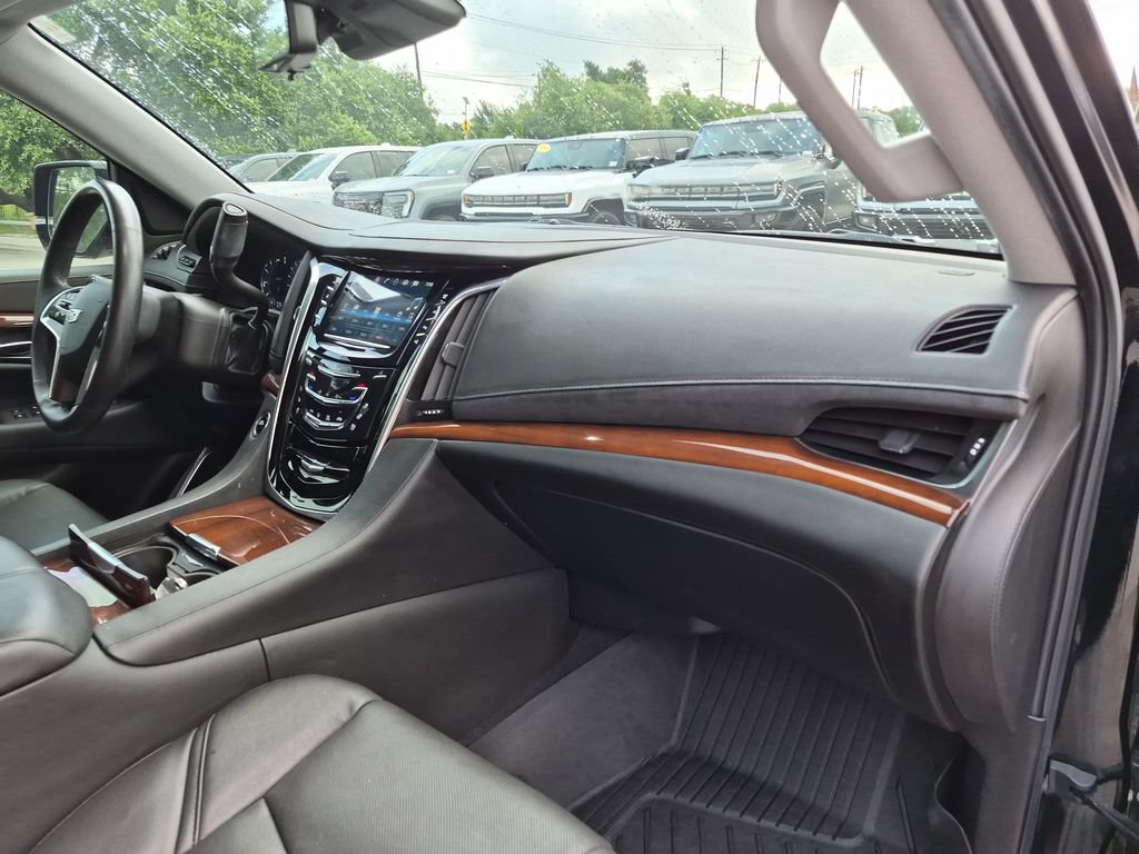 Used 2020 Cadillac Escalade Premium Luxury RWD image 42