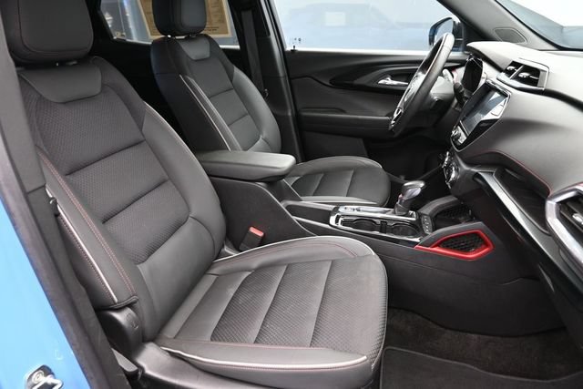 Used 2023 Chevrolet TrailBlazer RS w/ Sun and Liftgate Package FWD image 31