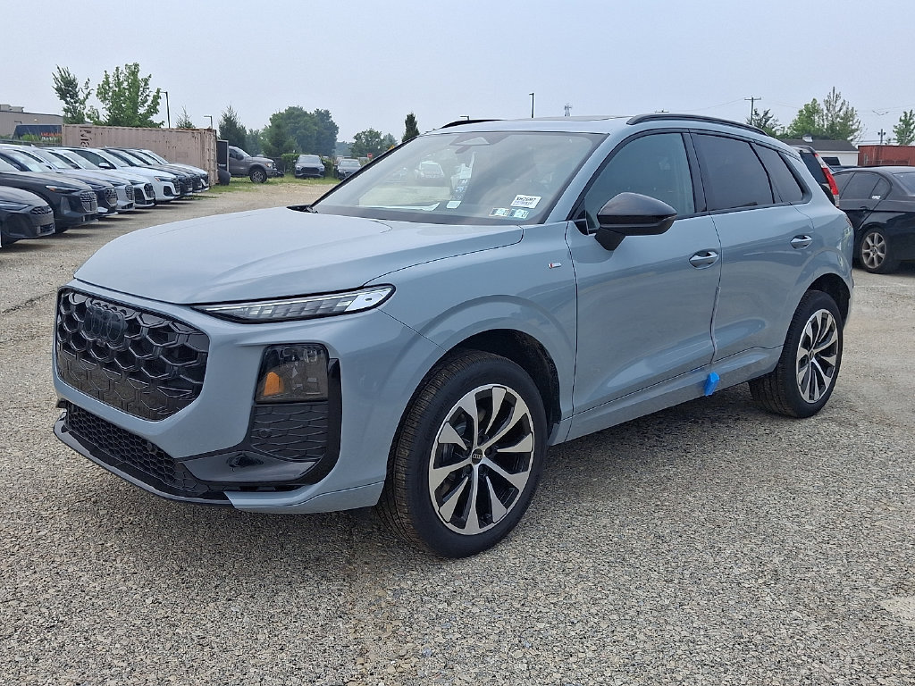 New 2026 Audi Q3 quattro 2.0T AWD/4WD image 2