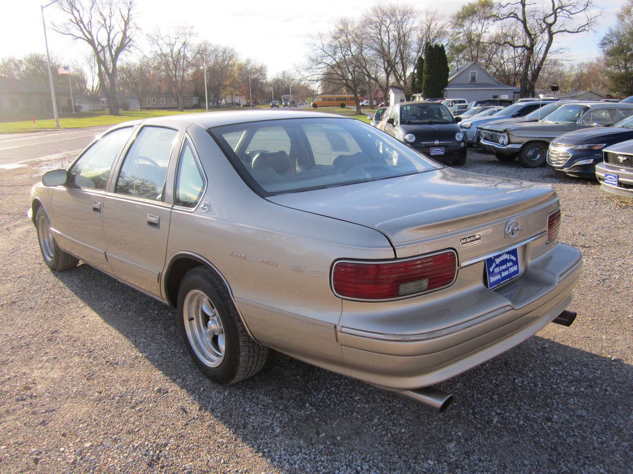 Used 1996 Chevrolet Caprice Classic RWD image 6
