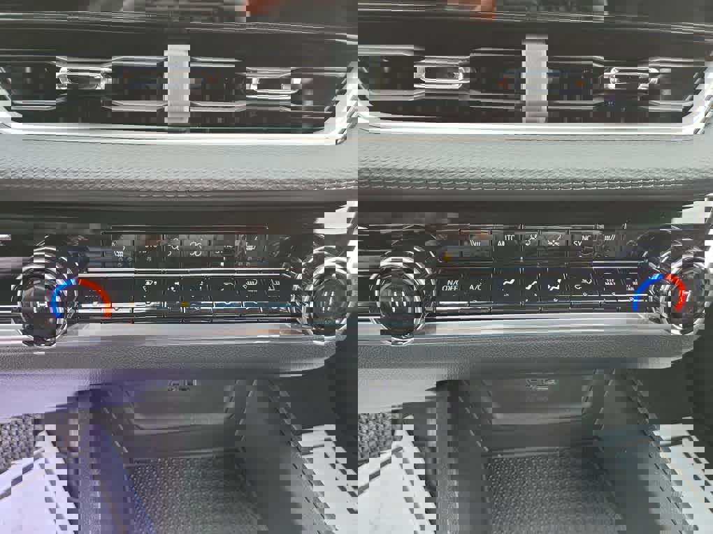 New 2026 Chevrolet Equinox LT w/ Convenience Package II image 24