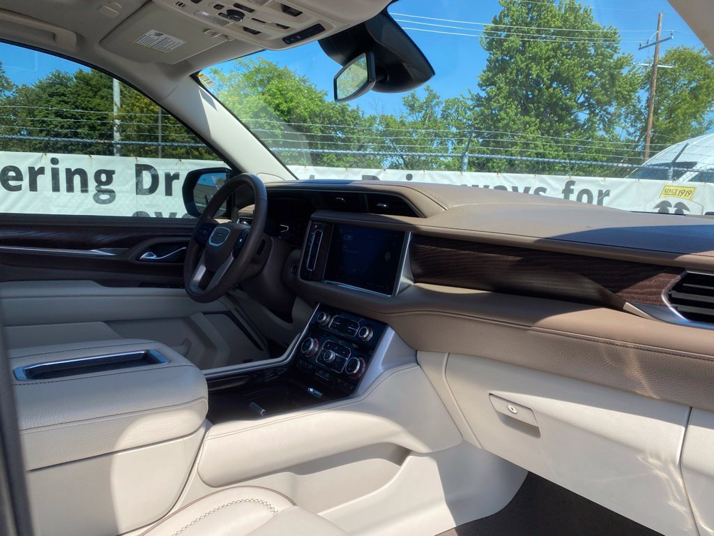 Used 2024 GMC Yukon XL Denali AWD/4WD image 20