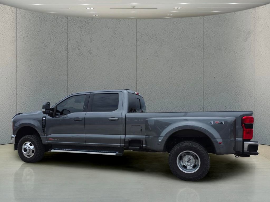 Used 2023 Ford F350 Lariat AWD/4WD image 7
