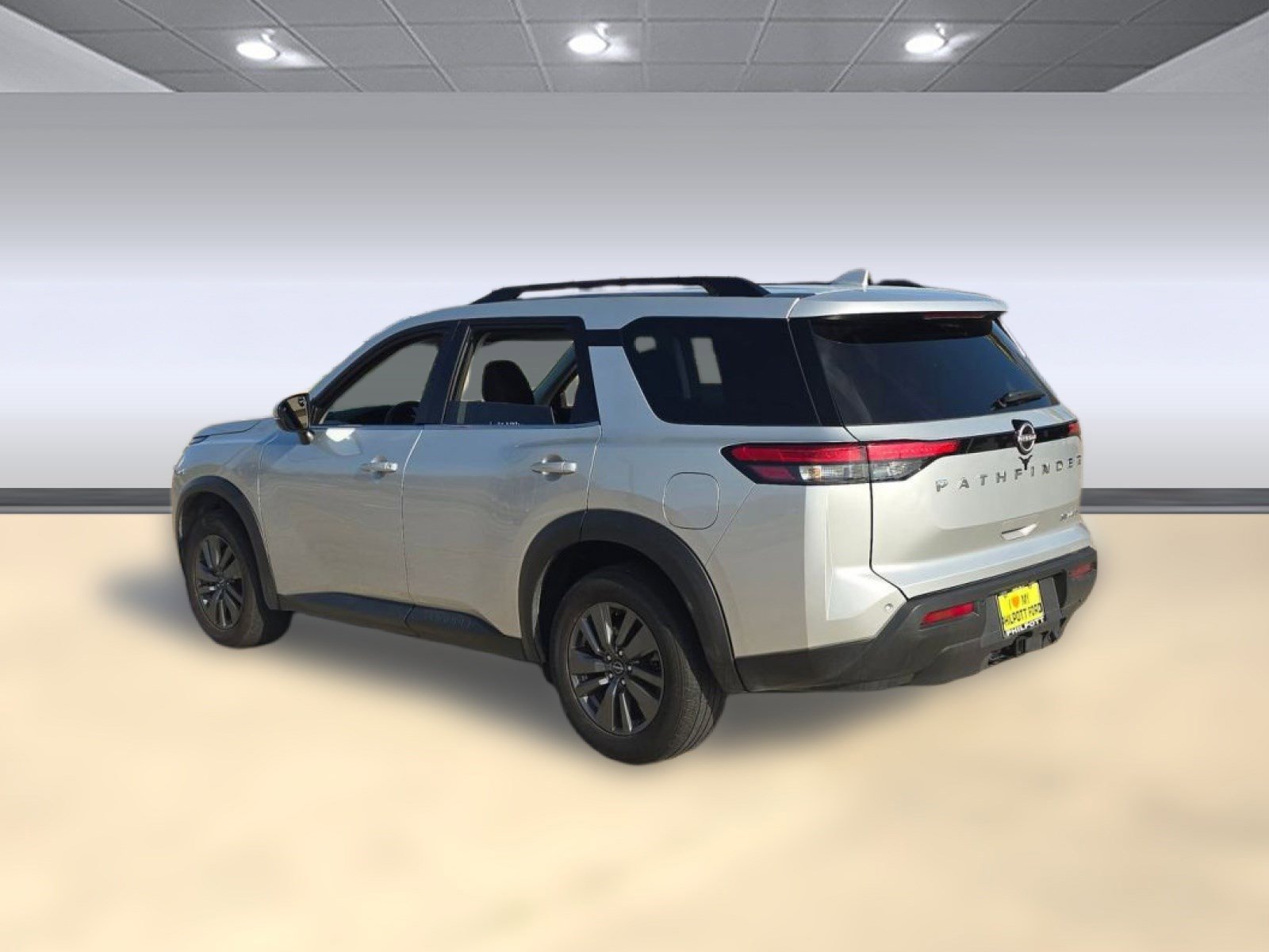 Used 2024 Nissan Pathfinder SV w/ SV Premium Package image 3