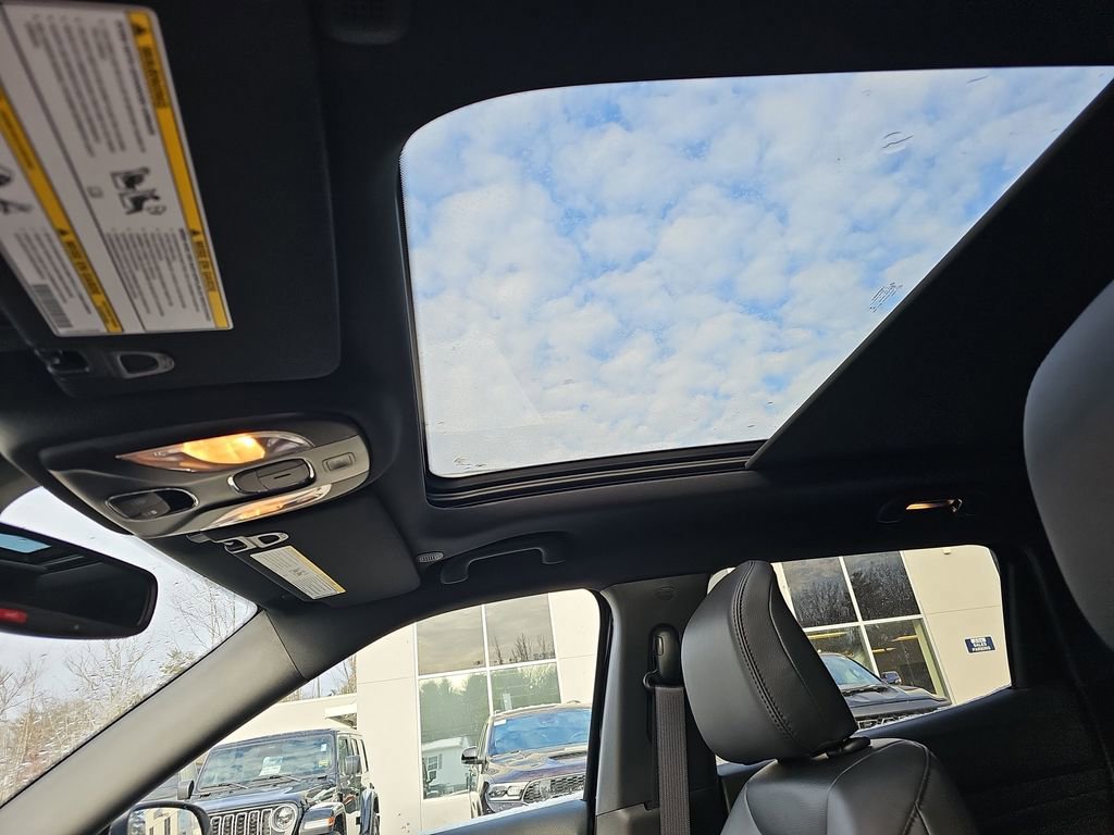 New 2026 Jeep Compass Latitude w/ Sun and Sound Group image 25