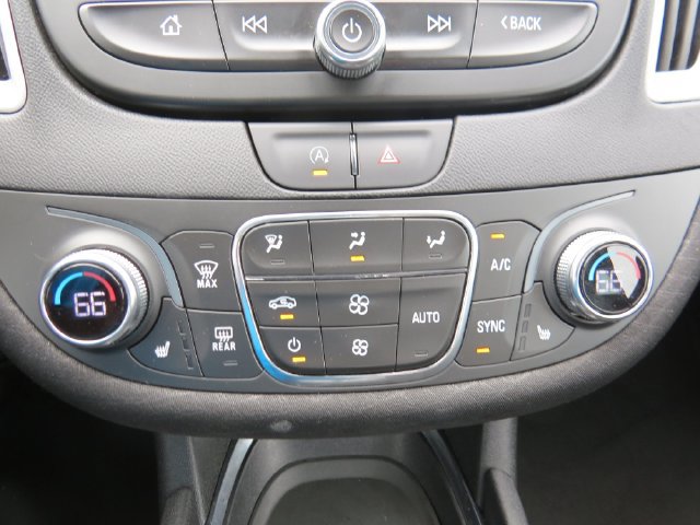 Used 2022 Chevrolet Malibu LT FWD image 19