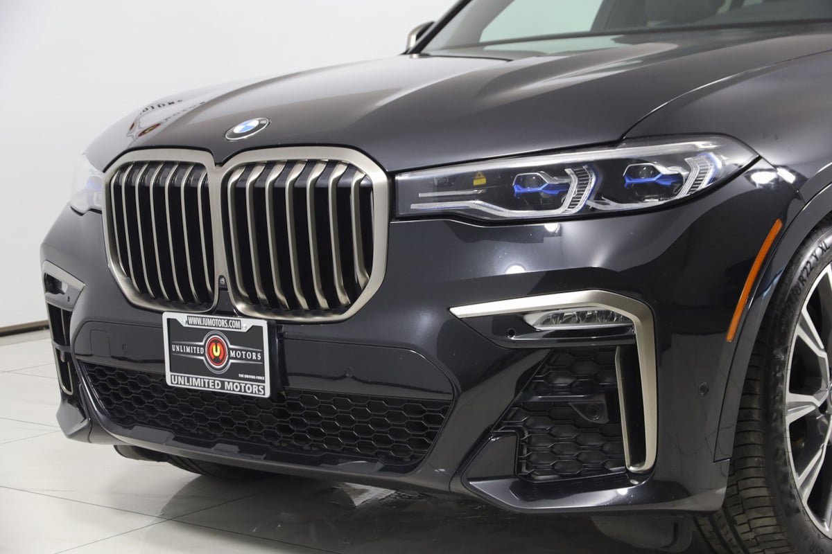 Used 2022 BMW X7 M50i w/ Executive Package image 65