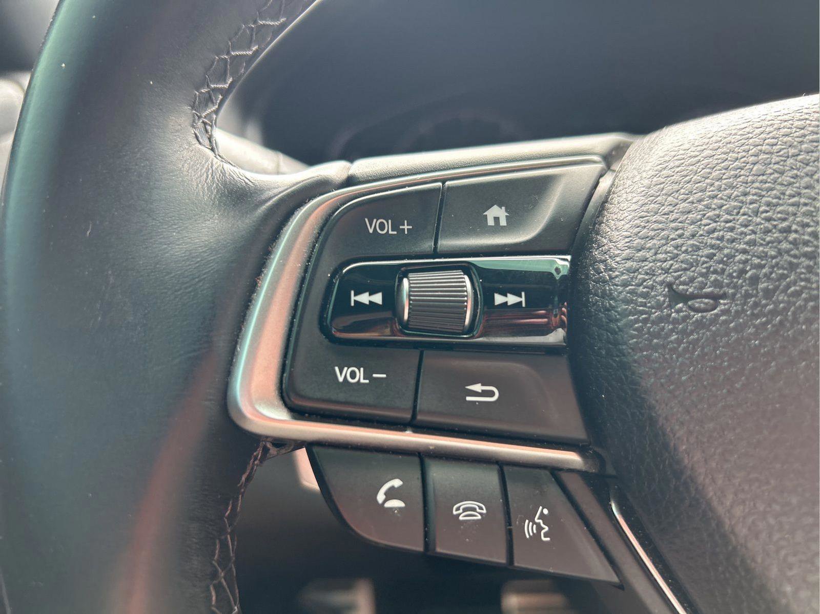 Used 2018 Honda Accord Sport image 13