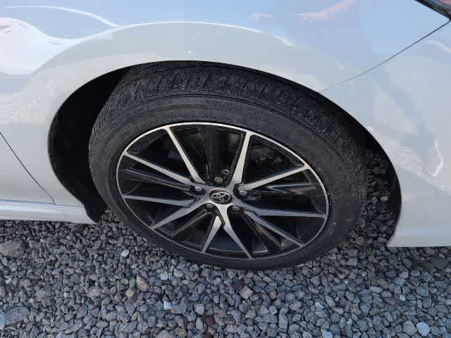 Used 2022 Toyota Camry SE w/ Cold Weather Package FWD image 7