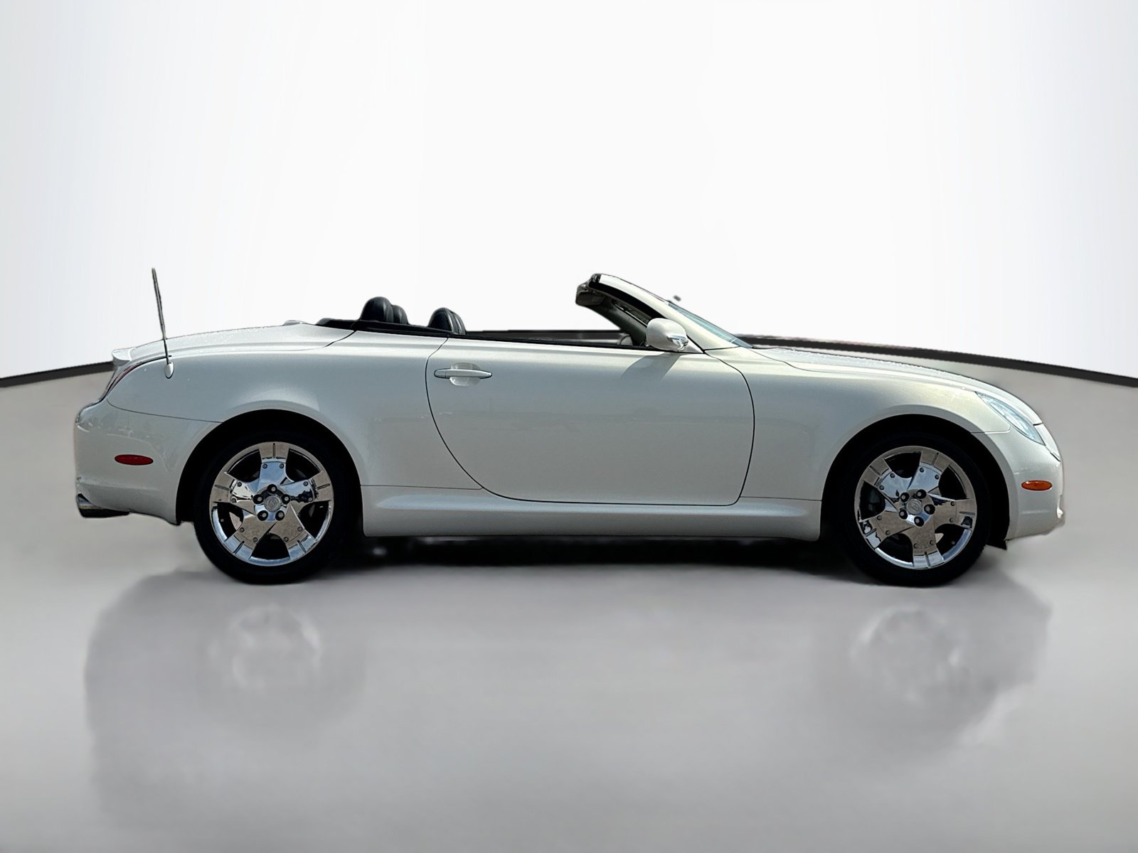 Used 2005 Lexus SC 430 Convertible w/ Preferred Accessory Pkg RWD image 8