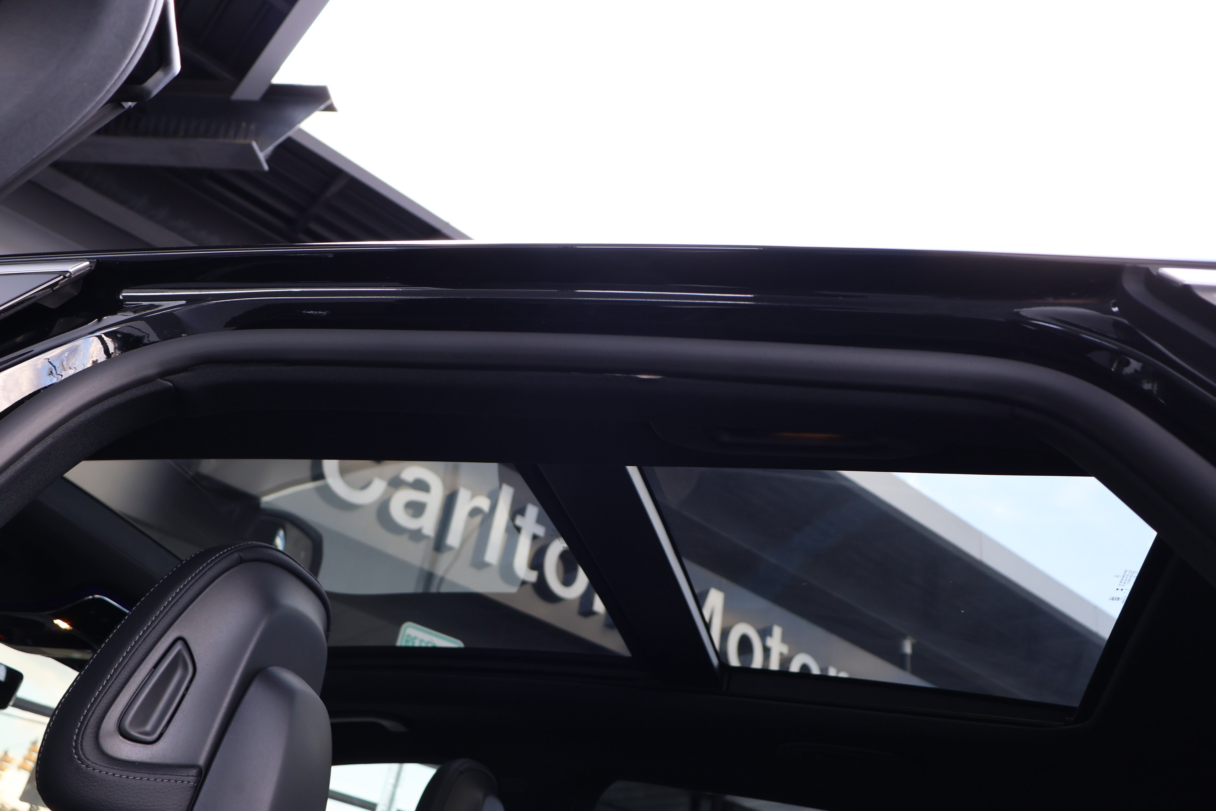 Used 2025 Mercedes-Benz GLC 300 image 15