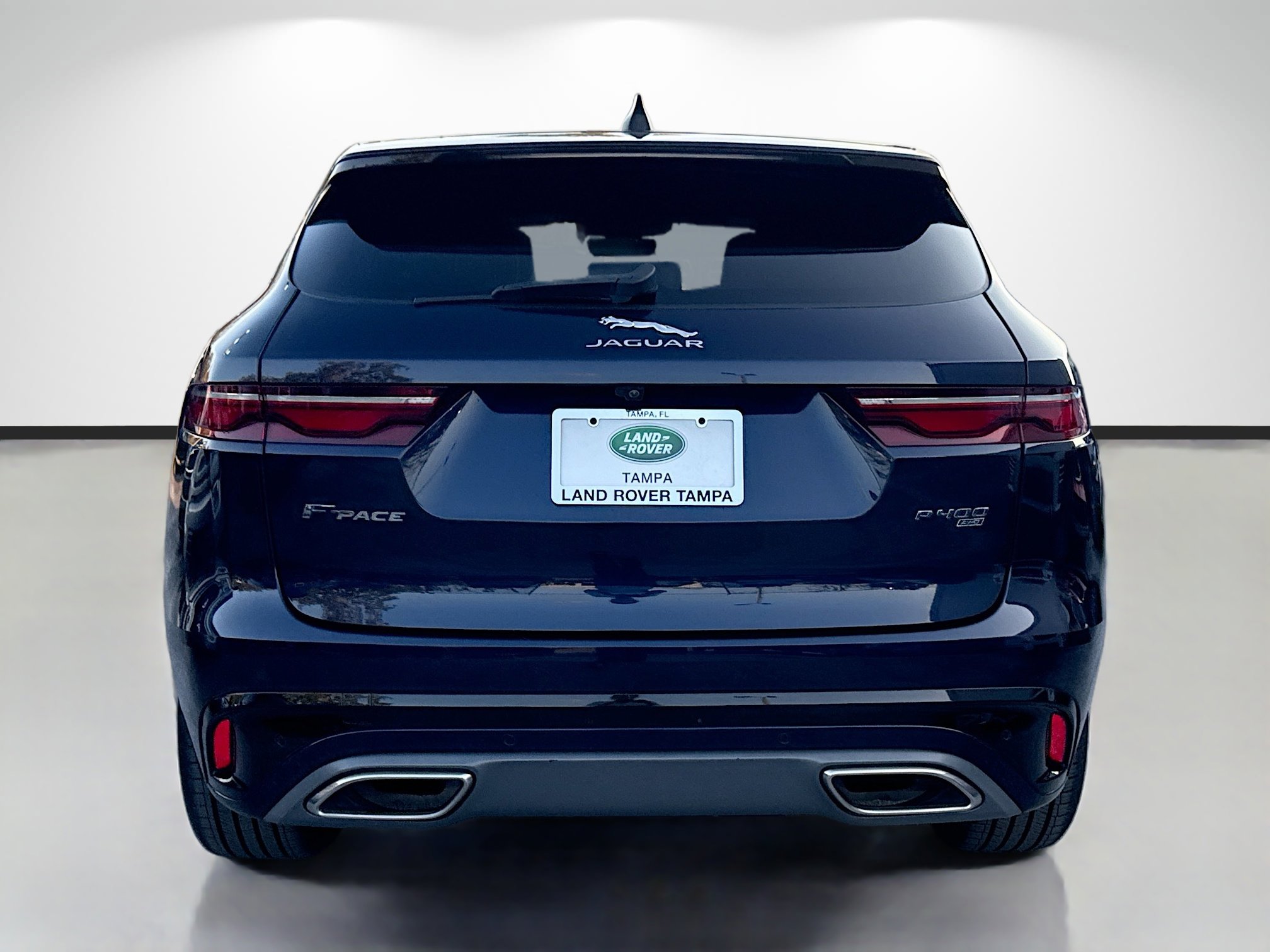 Used 2023 Jaguar F-PACE R-Dynamic S image 4