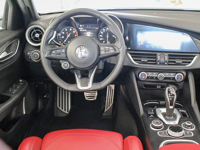Used 2022 Alfa Romeo Giulia Sprint image 10