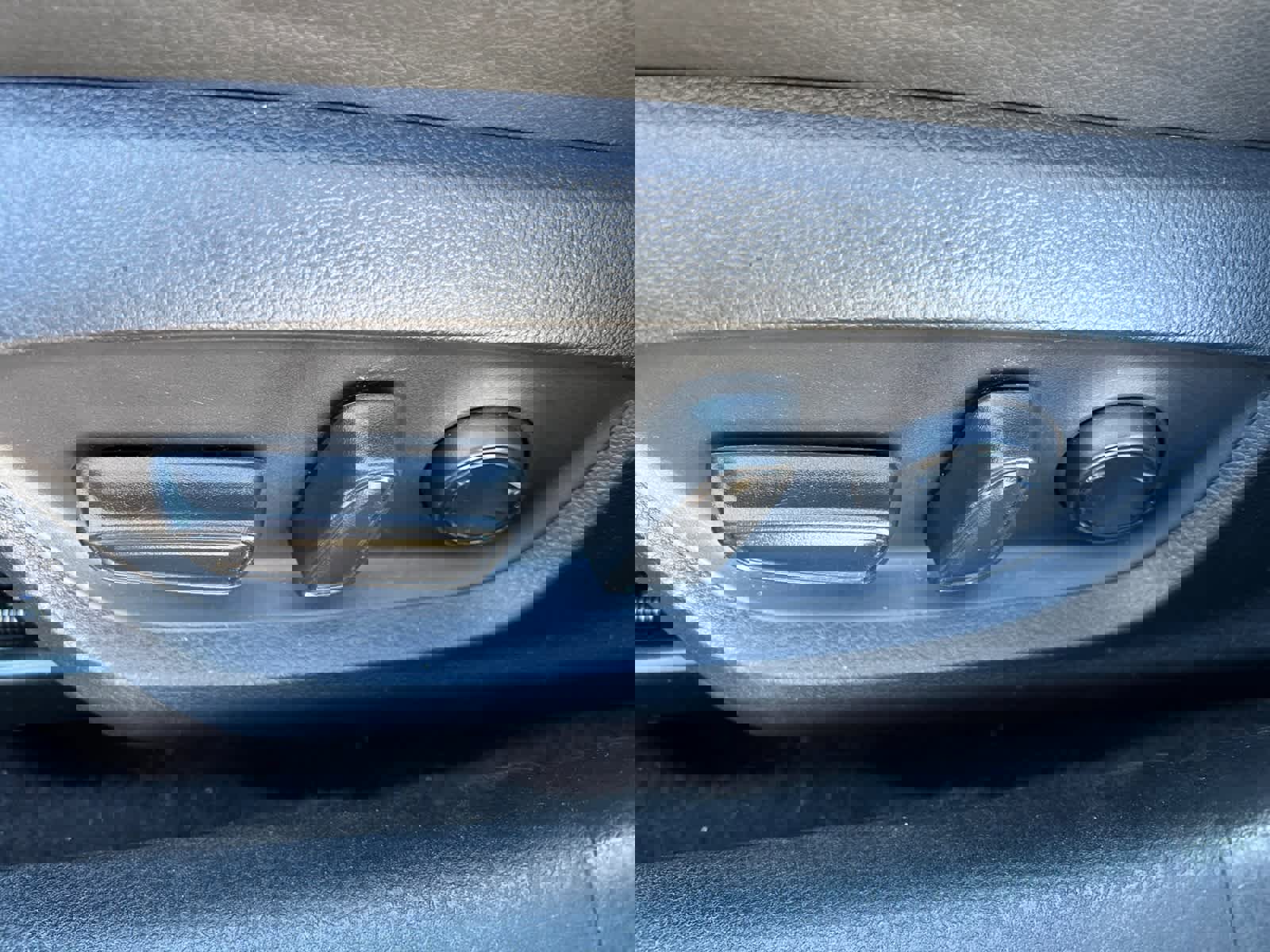 Used 2021 Toyota Camry XLE w/ Navigation Package image 19