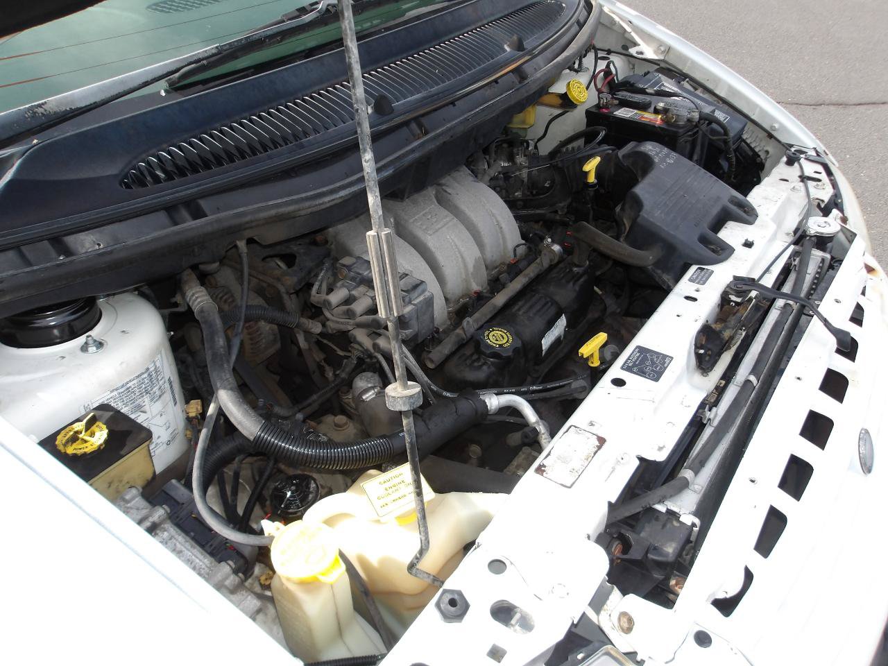 Used 1999 Plymouth Voyager FWD image 18