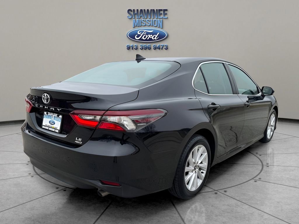 Used 2022 Toyota Camry LE image 5