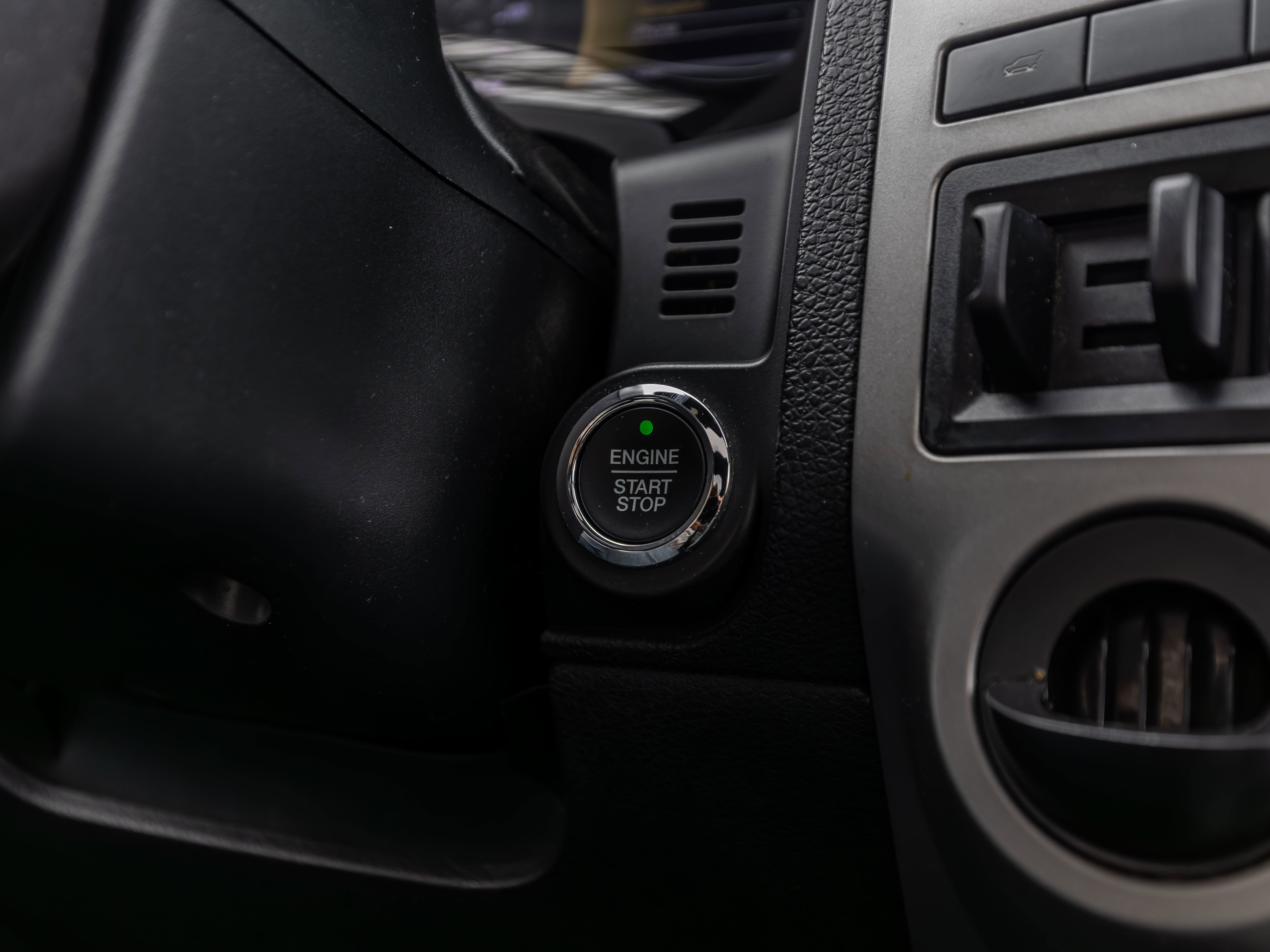 Used 2017 Ford Expedition Limited w/ Equipment Group 301A image 9