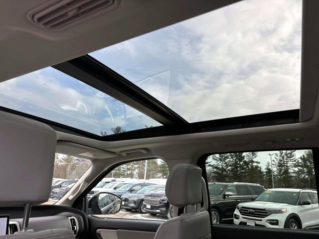 Used 2025 Ford Expedition Active image 11