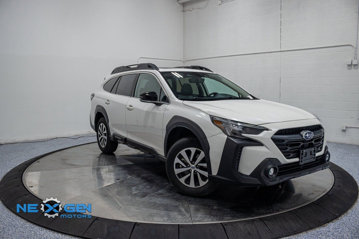 Used 2024 Subaru Outback Premium image 1