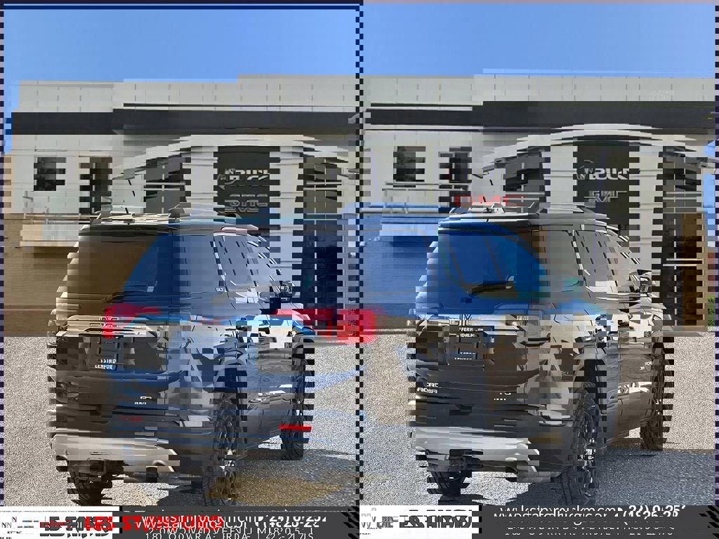 Used 2018 GMC Acadia SLT w/ LPO, Floor Liner Package image 6