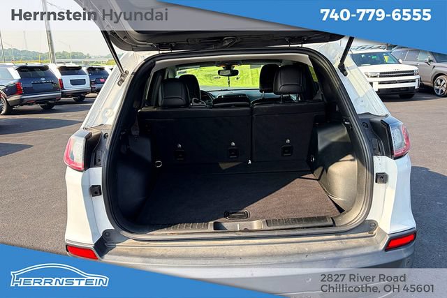 Used 2019 Jeep Cherokee Trailhawk AWD/4WD image 25