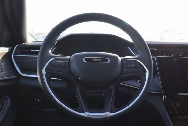 New 2025 Jeep Grand Cherokee Limited image 4