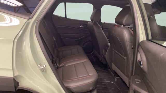 Used 2024 Chevrolet Trax RS w/ Sunroof Package FWD image 34