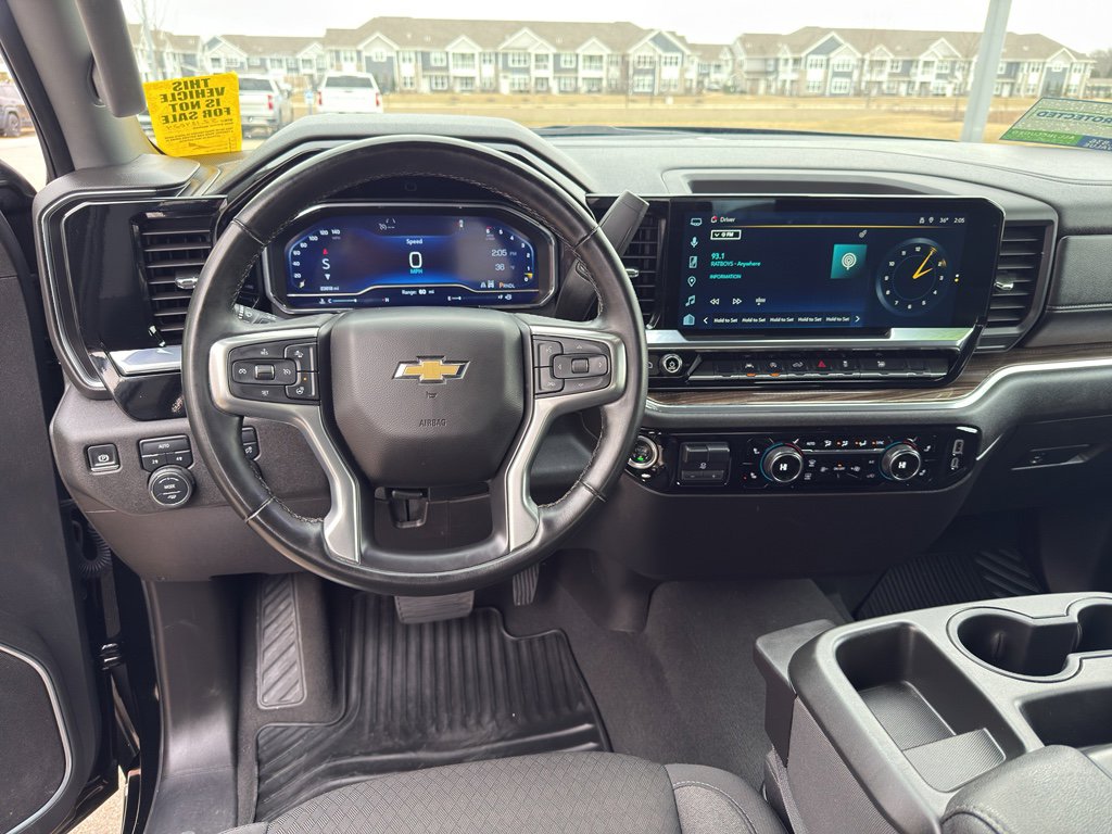 Used 2025 Chevrolet Silverado 1500 LT AWD/4WD image 20
