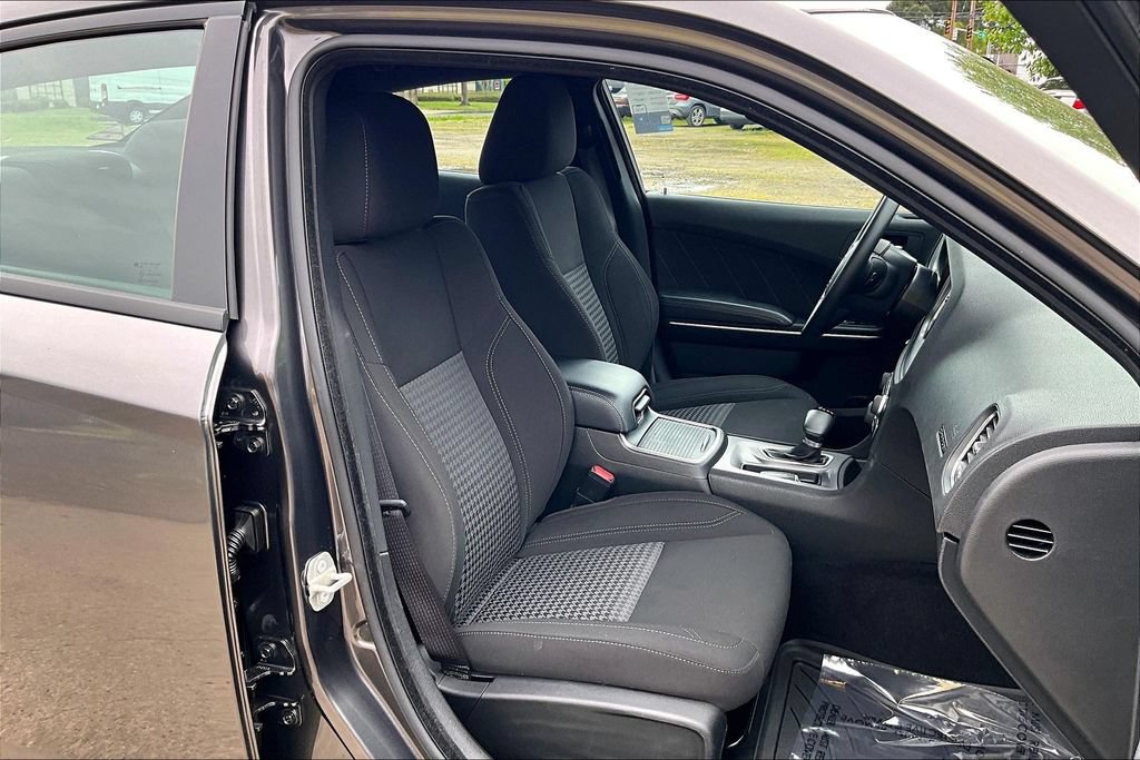Used 2023 Dodge Charger SXT w/ Cold Weather Package RWD image 10