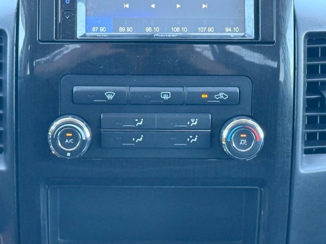 Used 2013 Nissan Titan SV AWD/4WD image 25