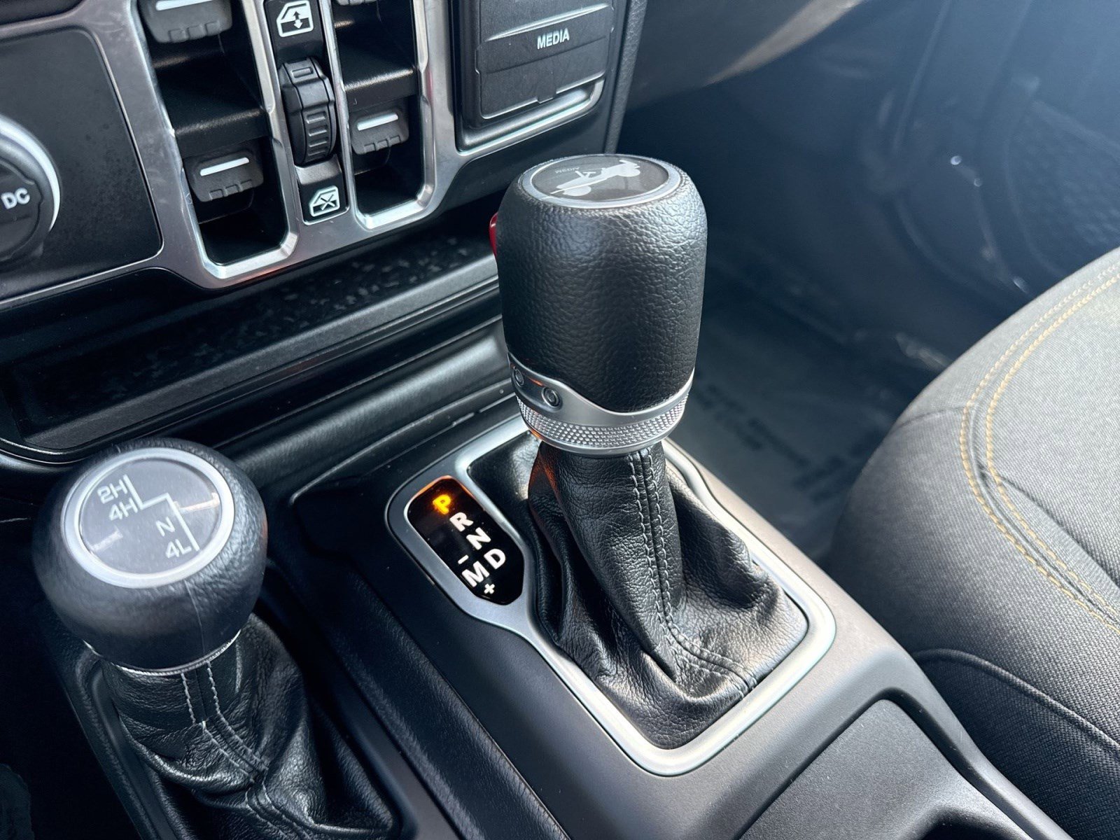 Used 2024 Jeep Wrangler Sport S image 21