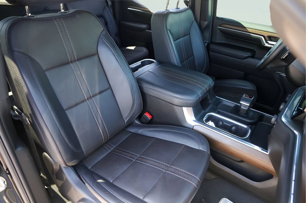 Used 2024 Chevrolet Silverado 1500 High Country w/ Midnight Edition AWD/4WD image 34