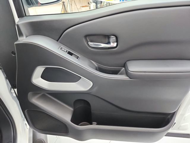 Used 2025 Nissan Frontier SV w/ SV Convenience Package image 40