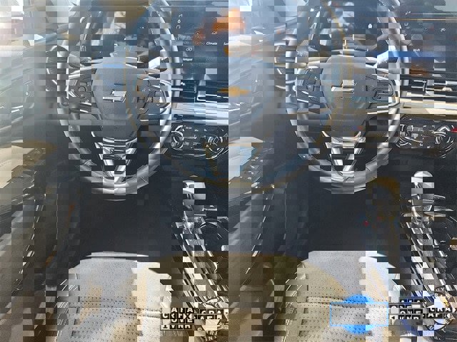 Used 2025 Chevrolet Trax LT w/ Driver Confidence Package image 9