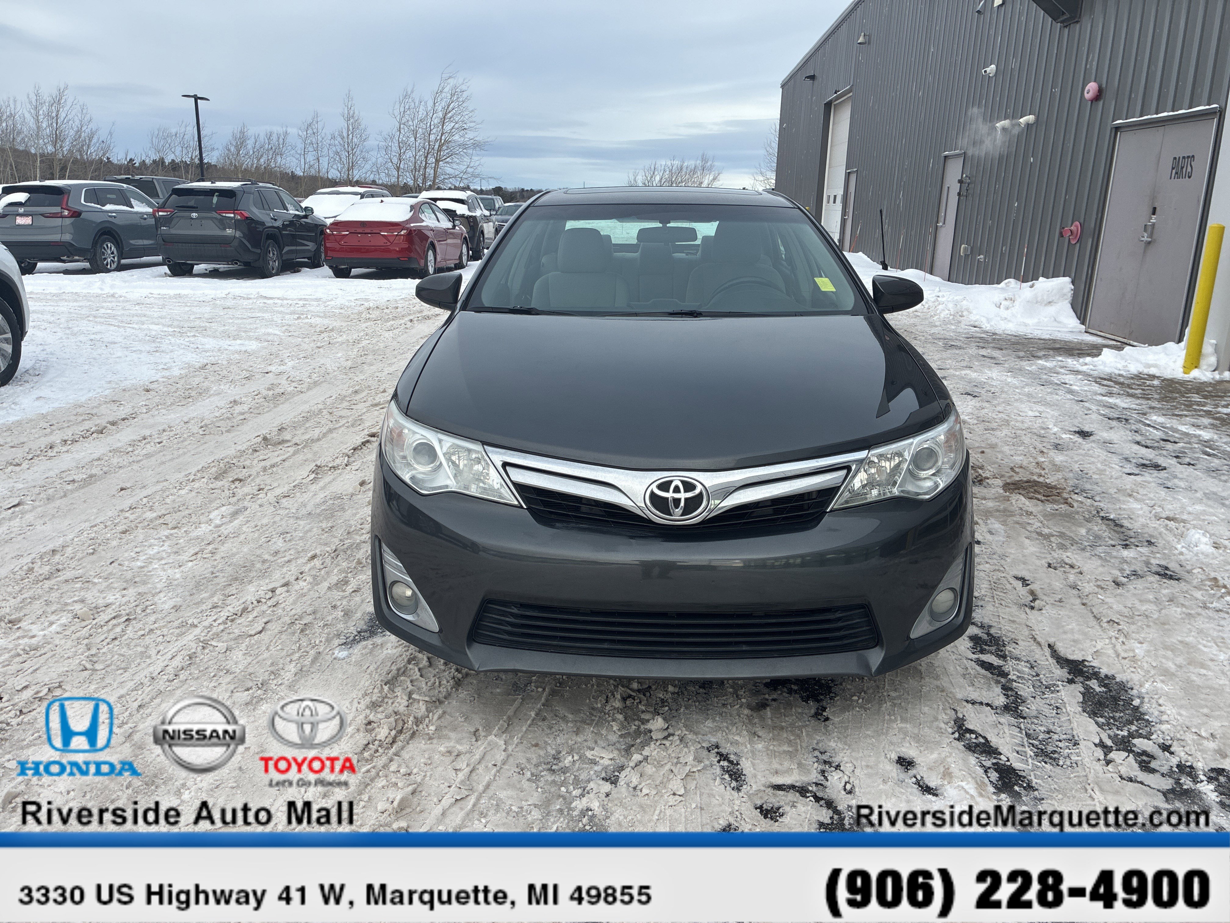 Used 2014 Toyota Camry SE image 2