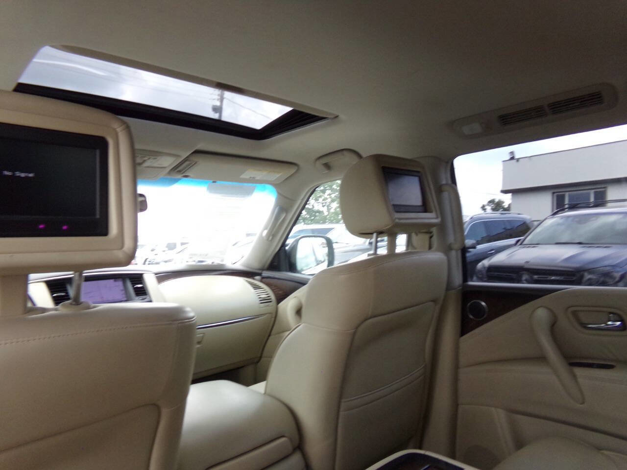 Used 2013 INFINITI QX56 4WD w/ Deluxe Touring Pkg image 18