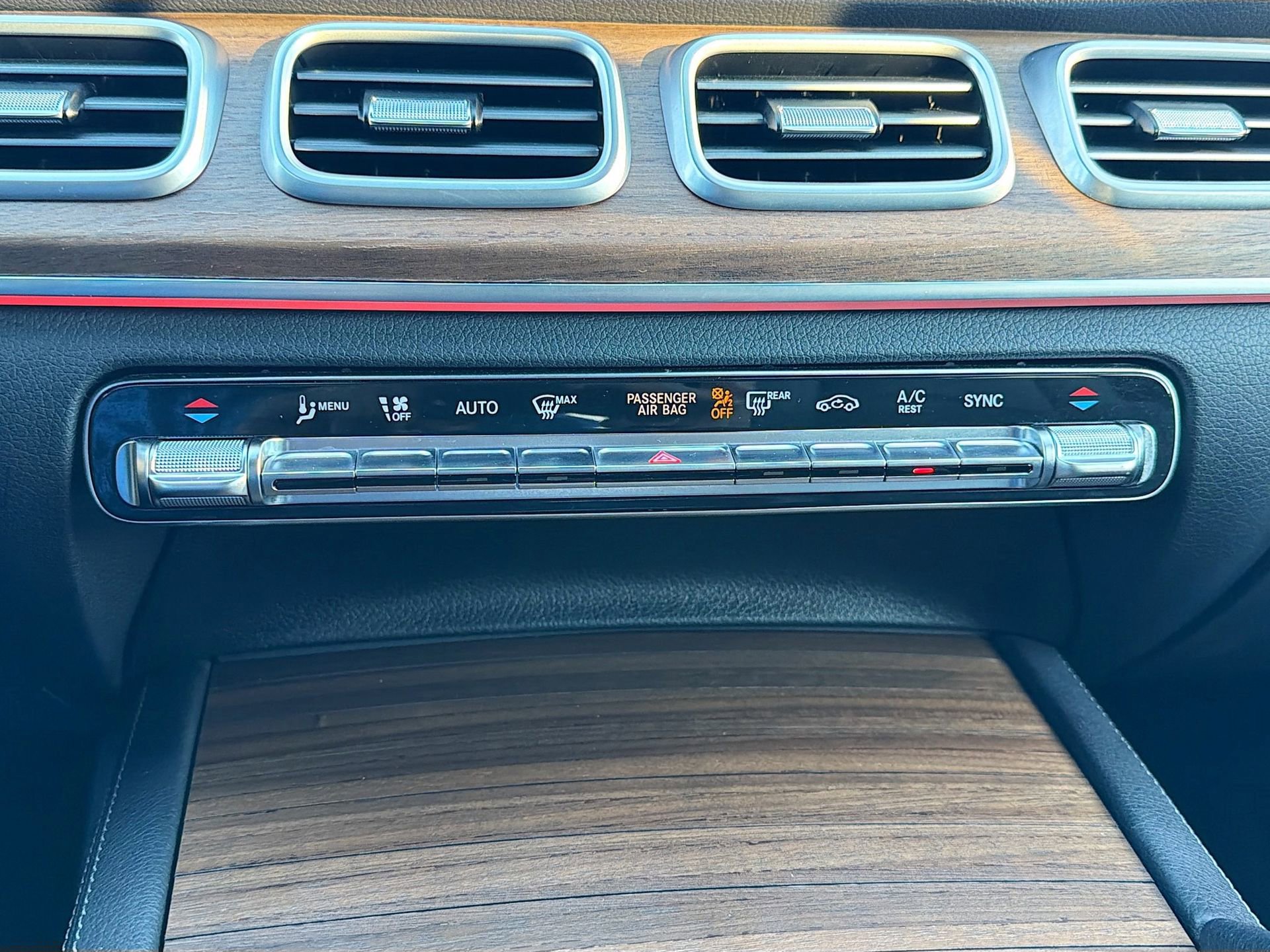 Used 2025 Mercedes-Benz GLE 350 4MATIC image 35