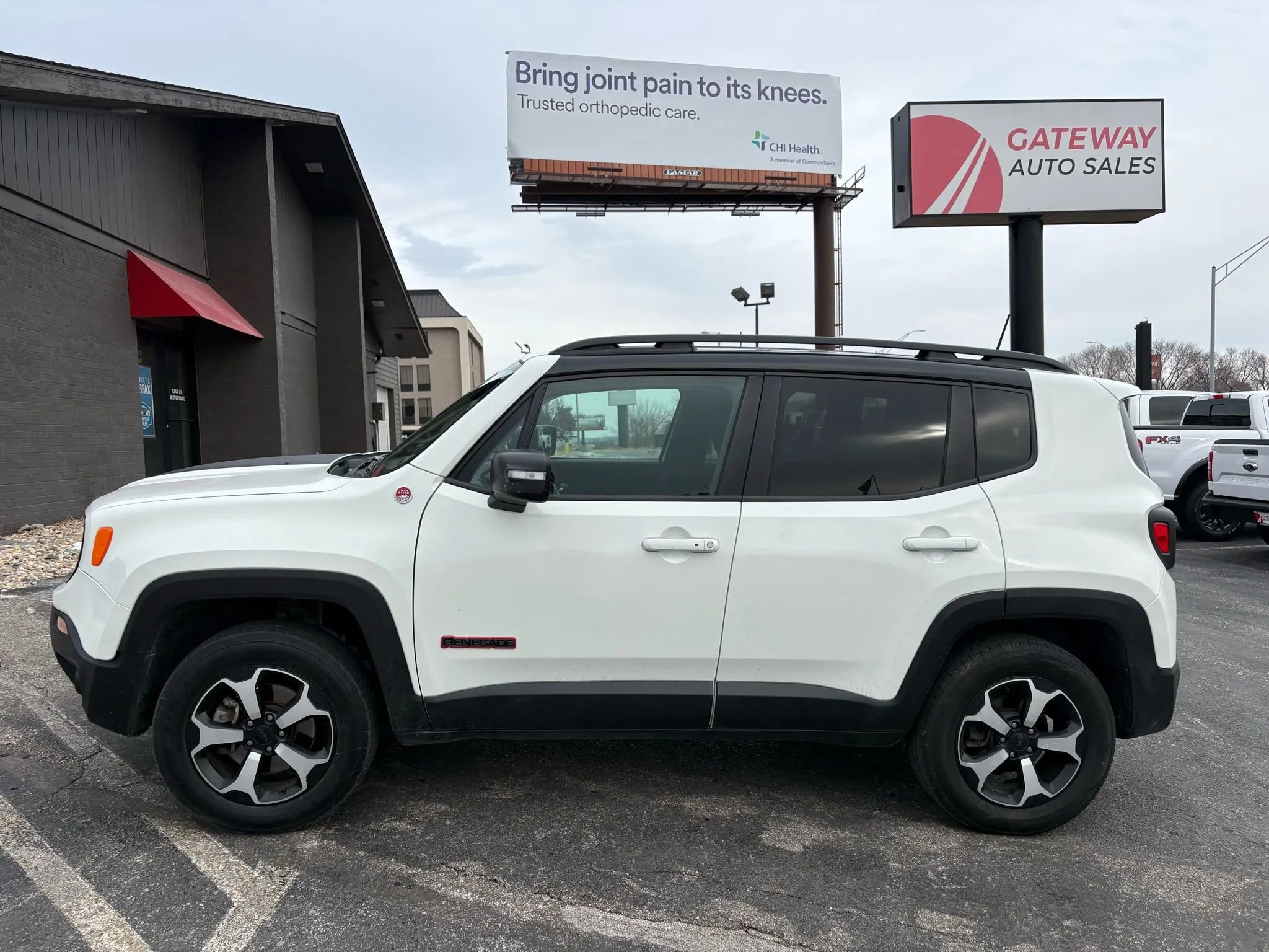 Used 2020 Jeep Renegade Trailhawk w/ Cold Weather Group image 2