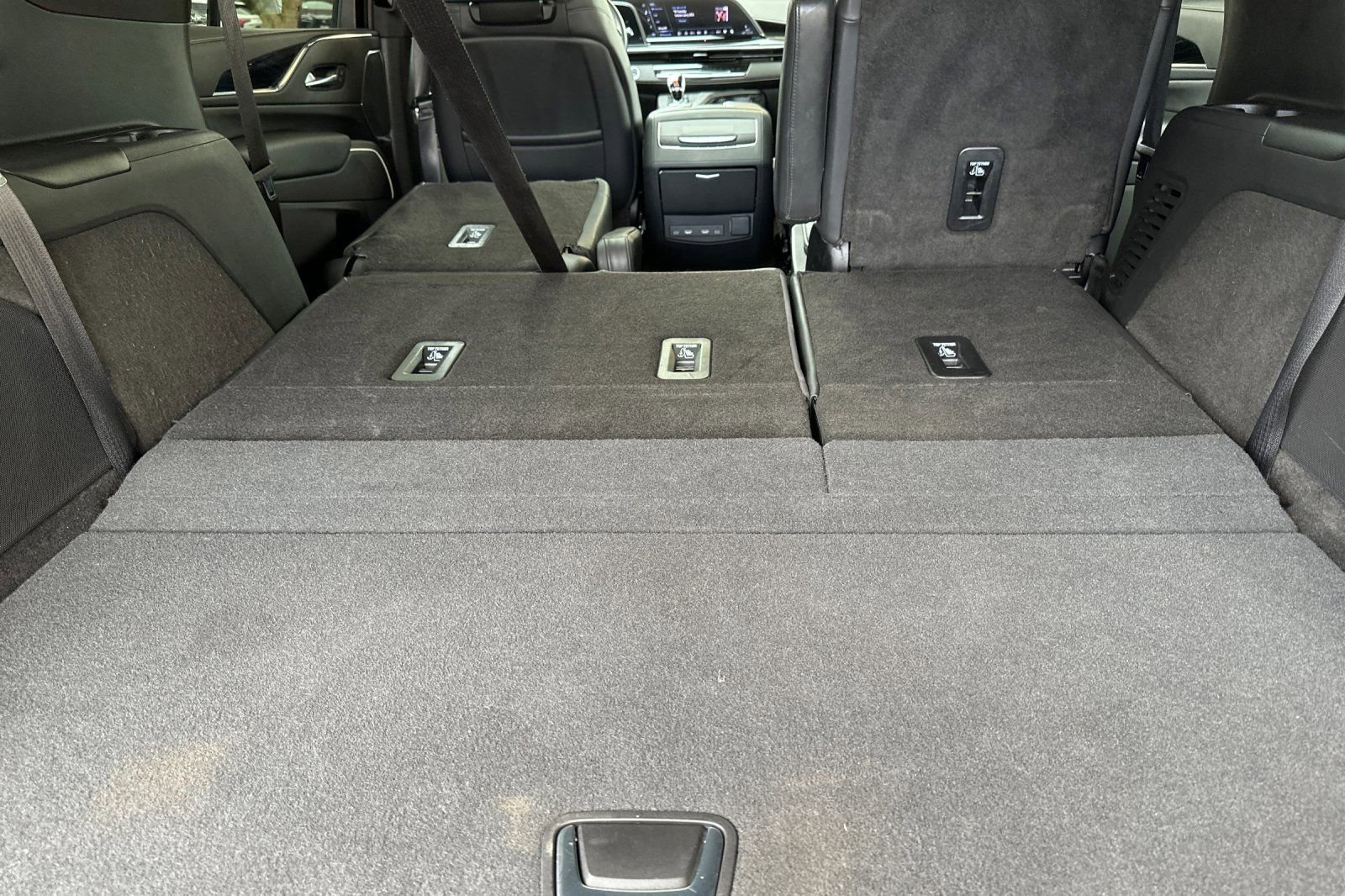 Used 2024 Cadillac Escalade Sport w/ LPO, ONYX Package AWD/4WD image 17